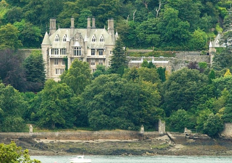 Chateau Rhianfa Britannia Estate Agents Anglesey, Gwynedd & Conwy
